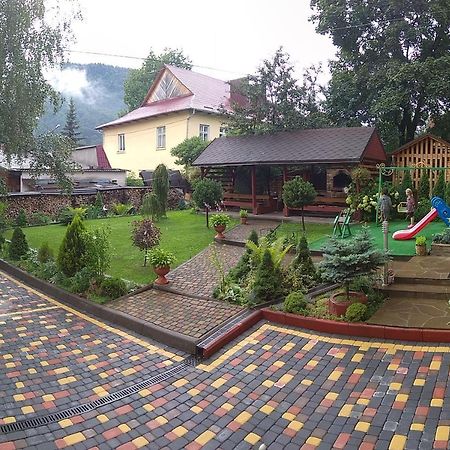 Guest House Shafran Yaremche Exterior photo