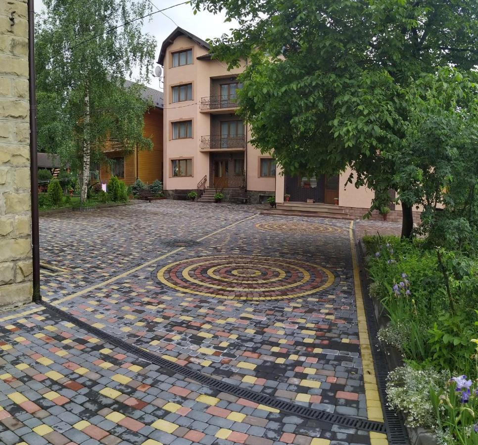 Guest House Shafran Yaremche Exterior photo
