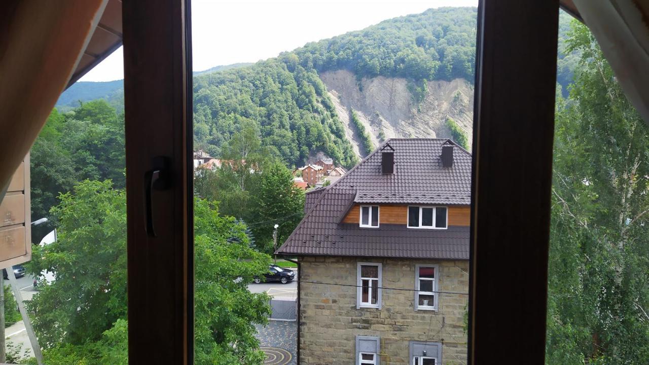Guest House Shafran Yaremche Exterior photo