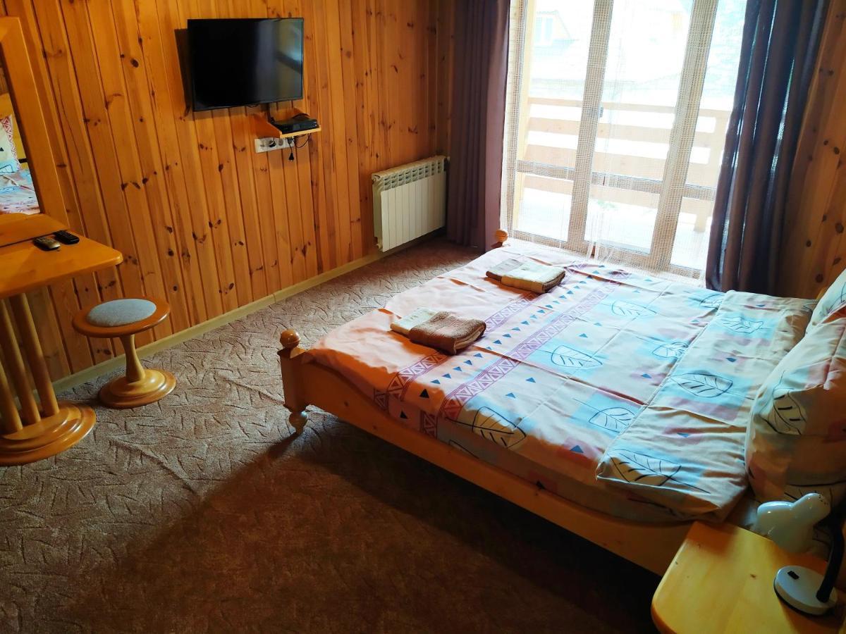 Guest House Shafran Yaremche Exterior photo